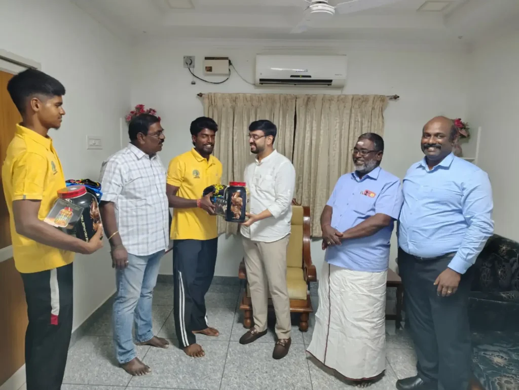 TNVBA மாணவர்களுக்கு Dr. அருண் தம்புராஜ் IAS அவர்களால் PROTEIN POWDER வழங்கப்பட்டது