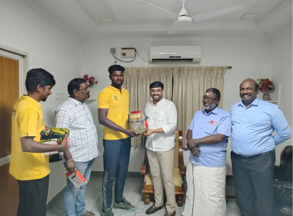 TNVBA மாணவர்களுக்கு Dr. அருண் தம்புராஜ் IAS அவர்களால் PROTEIN POWDER வழங்கப்பட்டது