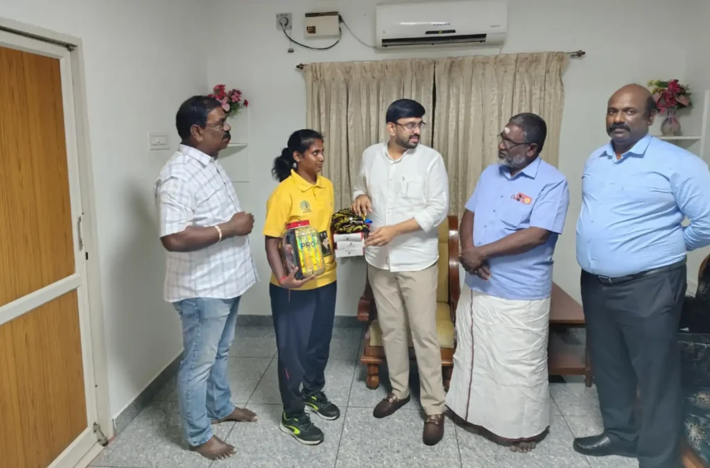 TNVBA மாணவர்களுக்கு Dr. அருண் தம்புராஜ் IAS அவர்களால் PROTEIN POWDER வழங்கப்பட்டது