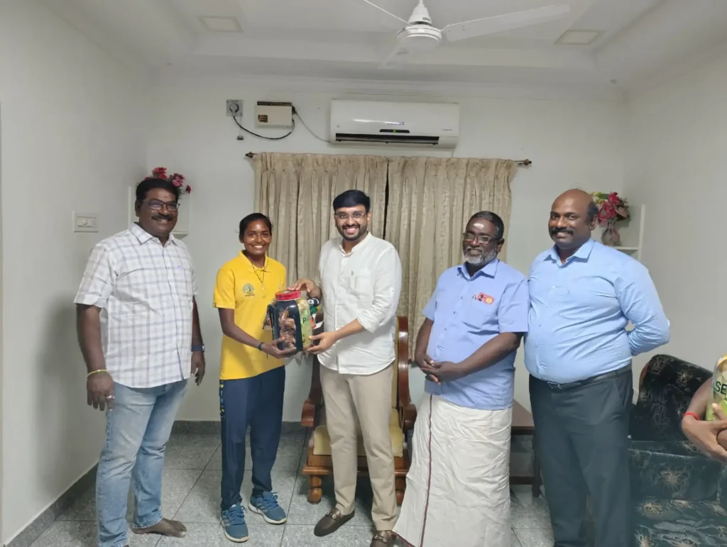 TNVBA மாணவர்களுக்கு Dr. அருண் தம்புராஜ் IAS அவர்களால் PROTEIN POWDER வழங்கப்பட்டது