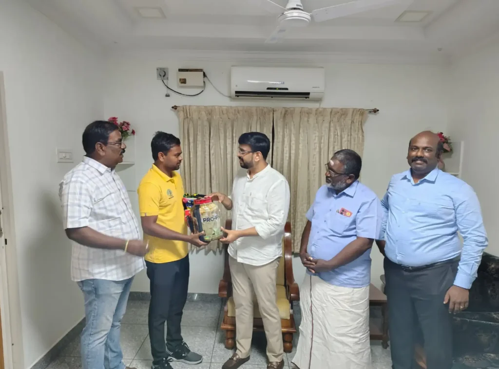 TNVBA மாணவர்களுக்கு Dr. அருண் தம்புராஜ் IAS அவர்களால் PROTEIN POWDER வழங்கப்பட்டது